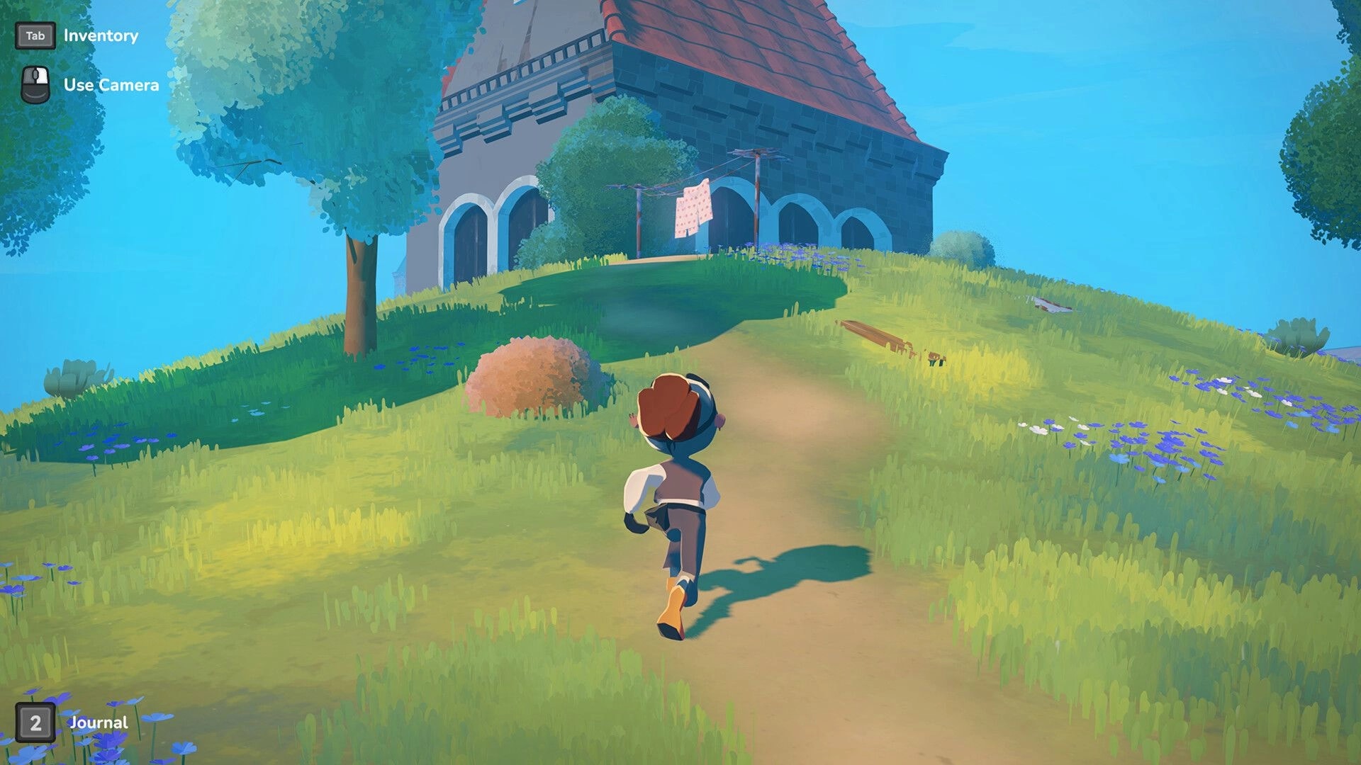 Seaward: Player runs up a dirt path toward a stone house on grassy hill, inventory UI visible.