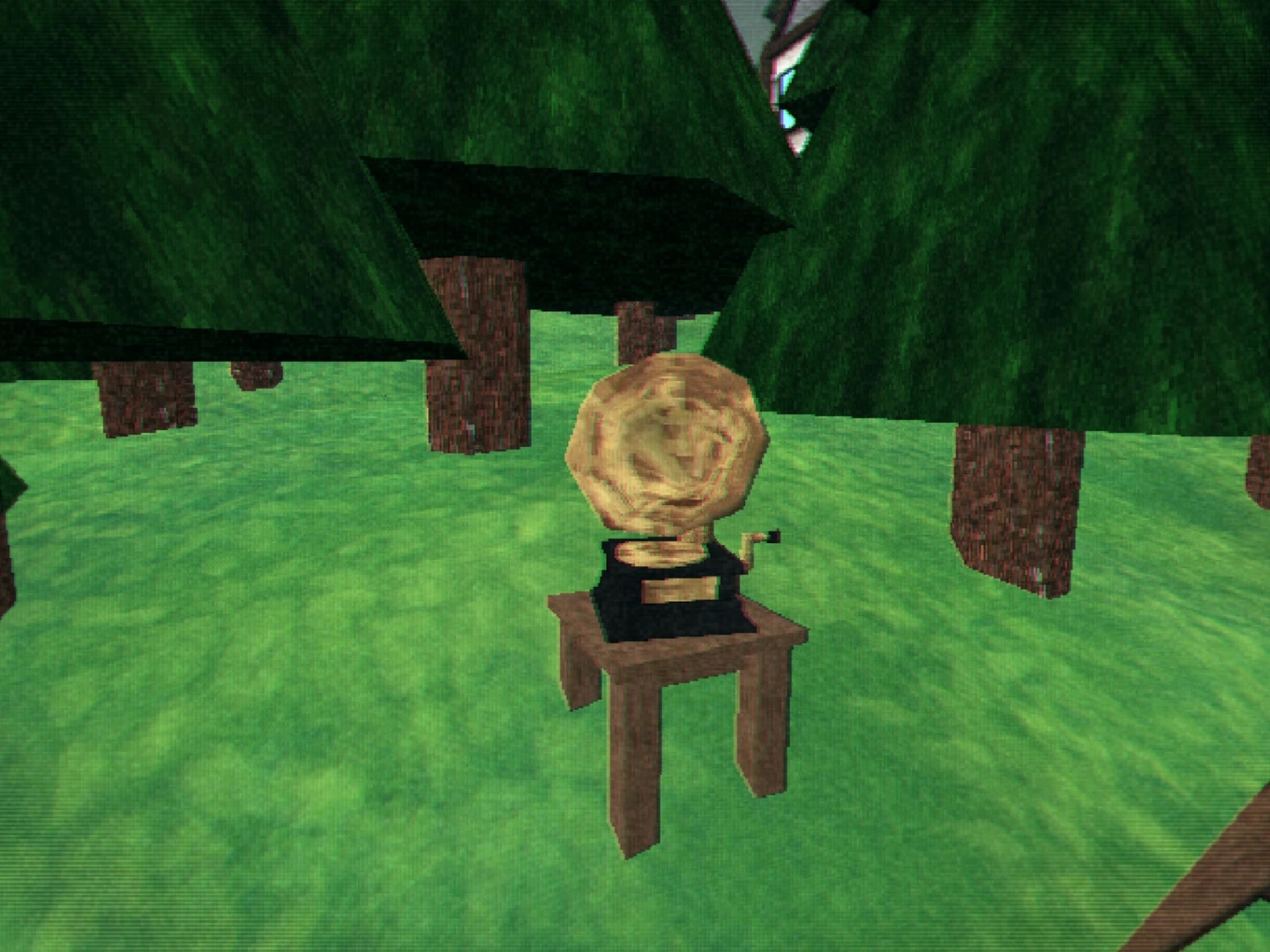 Dendron 64: Player aims at a gramophone on a stool in a low-poly green forest clearing.
