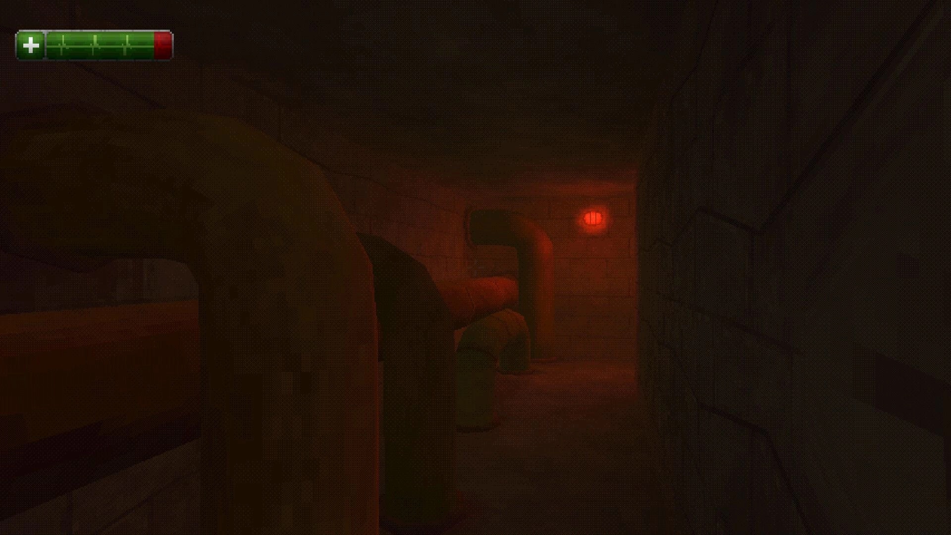 Fatberg: Health bar at top left, dimly lit sewer tunnel with large pipes and red warning light