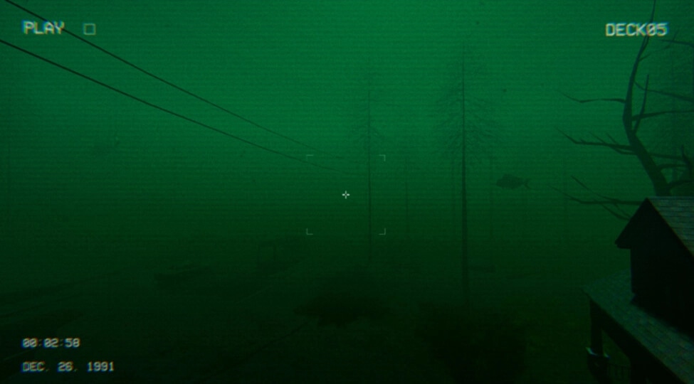 Full Fathom: Murky green ocean view with crosshair and PLAY HUD, sparse branches and poles ahead.