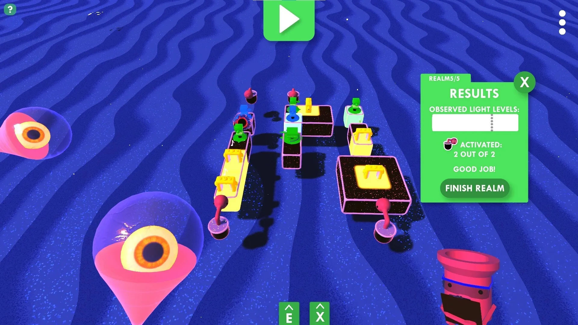 Kloppyssimo: Puzzle grid with colorful platforms and creatures in a wavy blue environment, results panel visible.