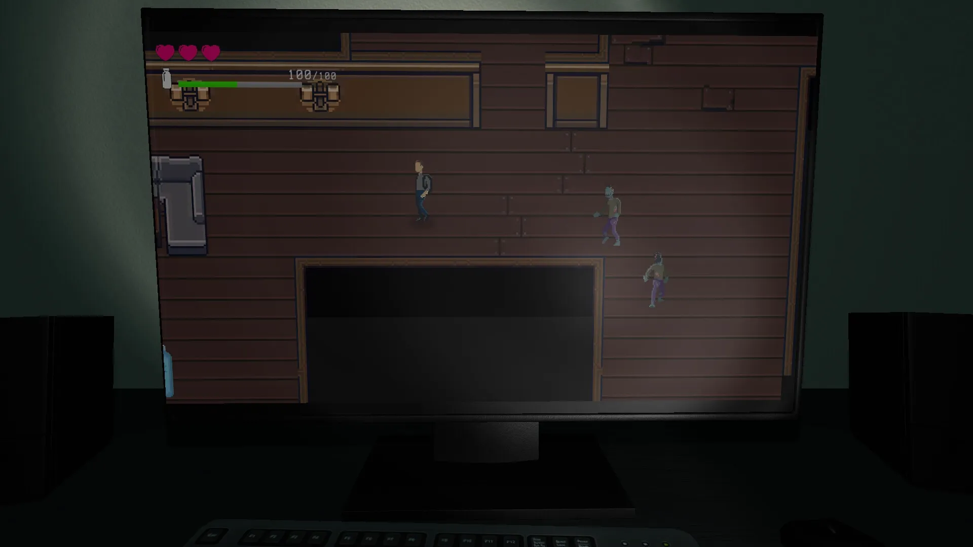 MOTTAINAI GHOST: Player evading ghosts in dimly lit wooden corridor with health bar displayed