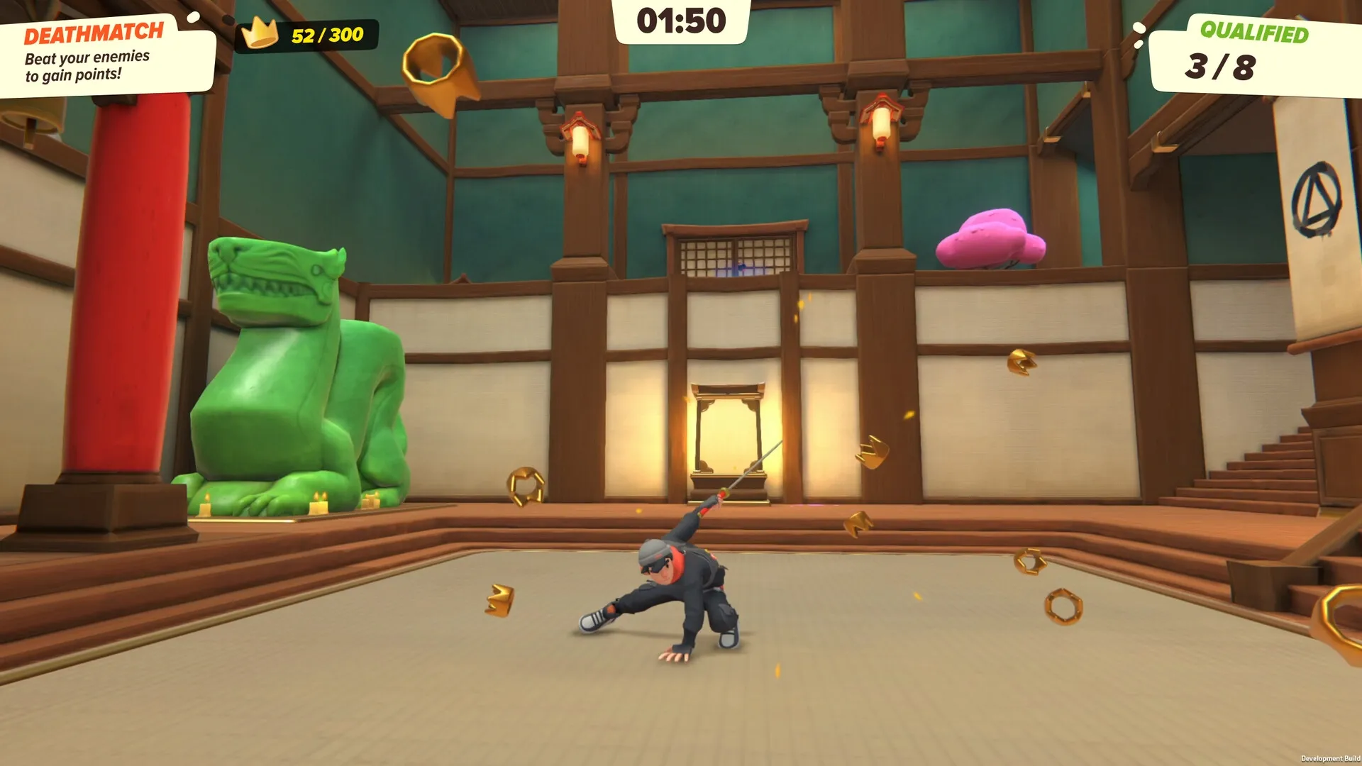 Ninja Party: Player dodges in dojo arena with green dragon statue, collecting golden rings in deathmatch.