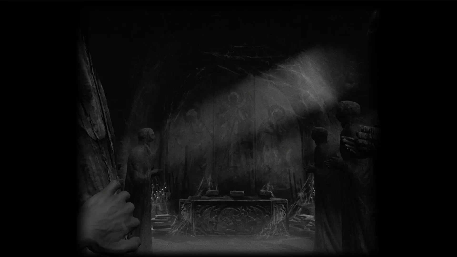 One-Eyed Likho: Player holding knife in dimly lit crypt surrounded by eerie stone statues.