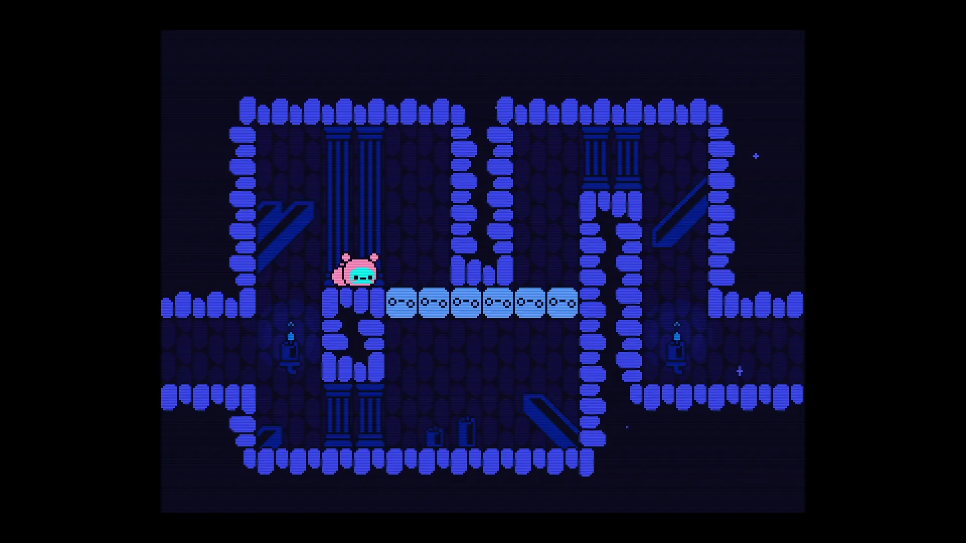Öoo: Bomb Caterpillar moves through a neon-lit maze, navigating platforms and obstacles in the dungeon.