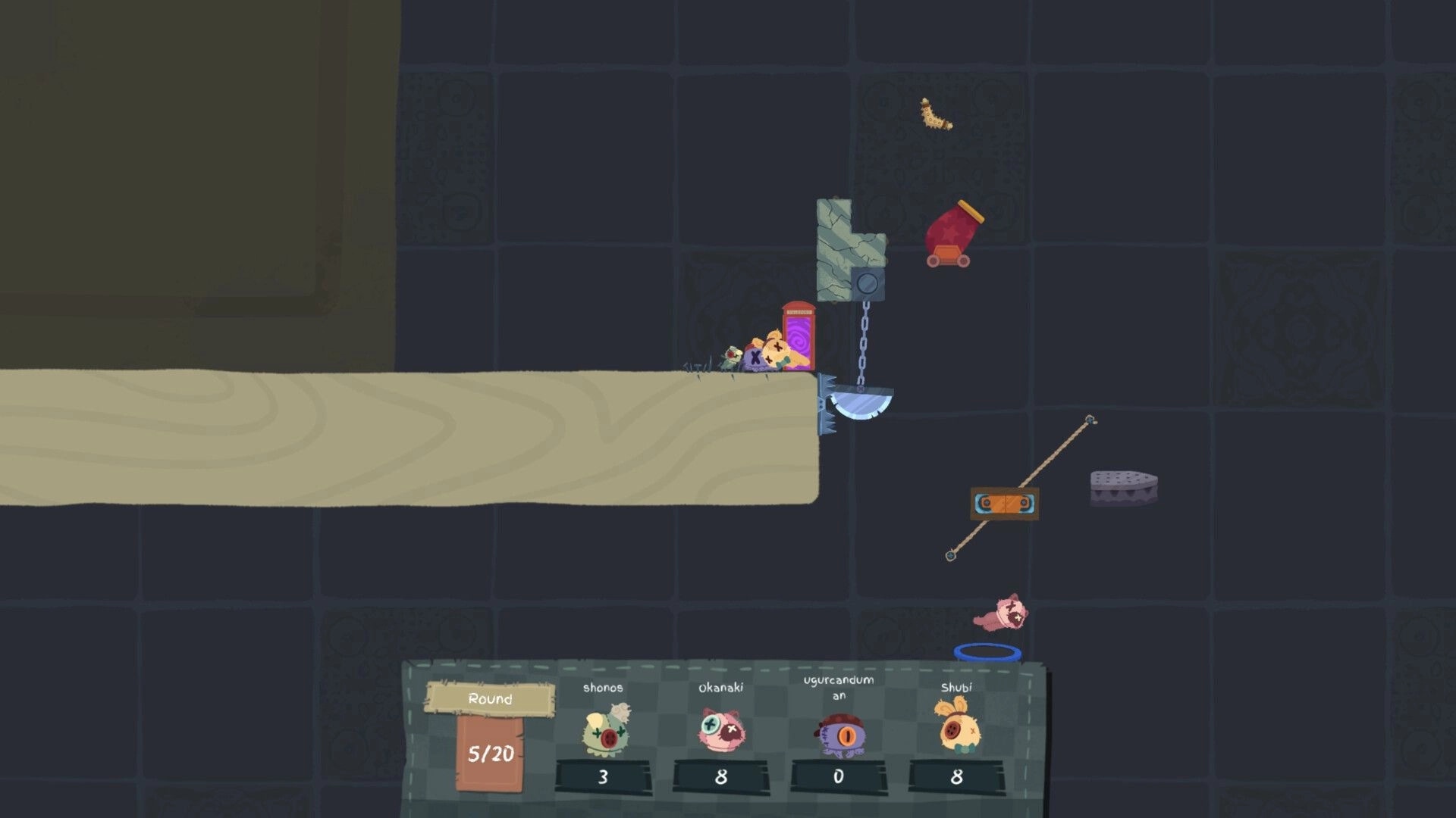 Patchkins Party: Player leaps over a chained saw trap on wooden ledge in dark grid arena with UI scores.