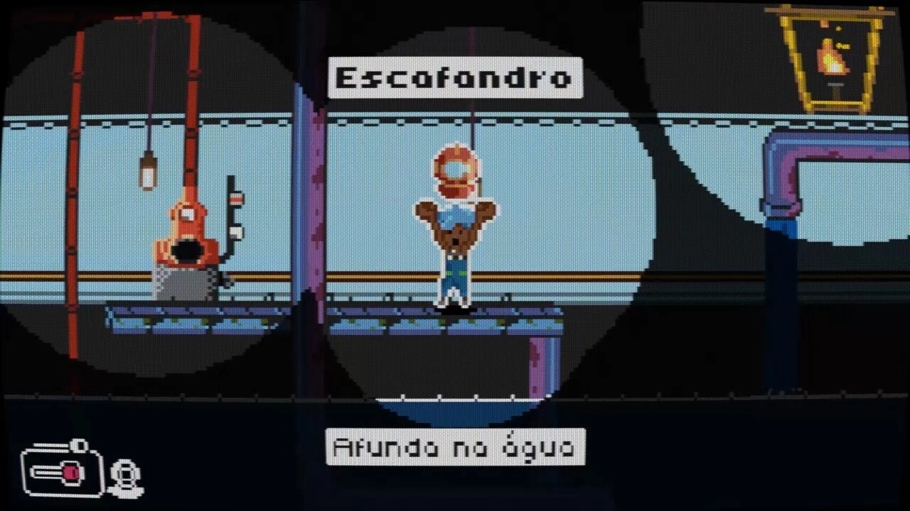 Plungeez: Character holds a diving helmet labeled "Escofandro" in a sewer tunnel scene.