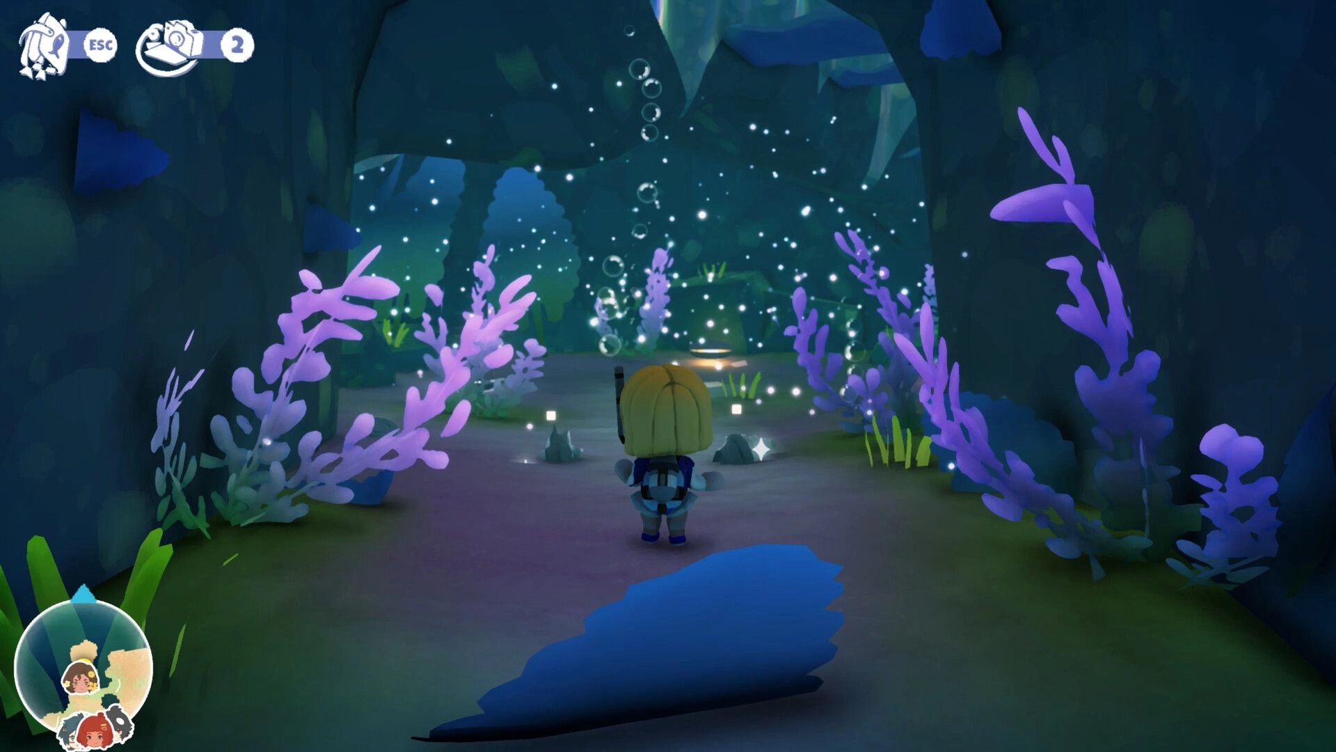 Splash Divers: Diver avatar exploring a glowing underwater cave with bubbles and purple coral walls.