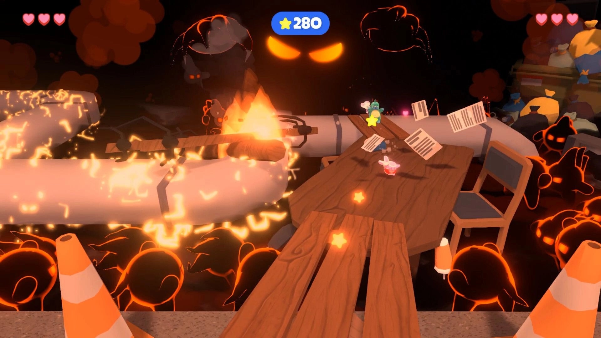 Teeto: Tiny blob and bunny duo navigate fiery table debris with glowing enemies and a score of 280.