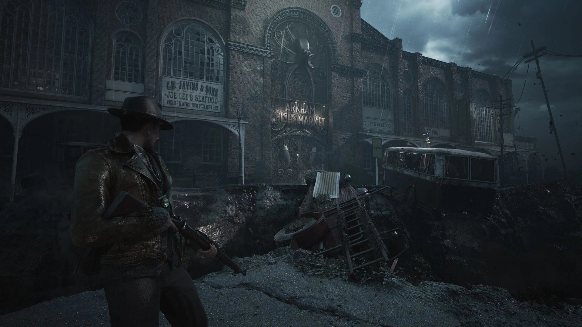 The Sinking City 2: Armed man watches Arkham Fish Market facade in rain, wrecked bus nearby.