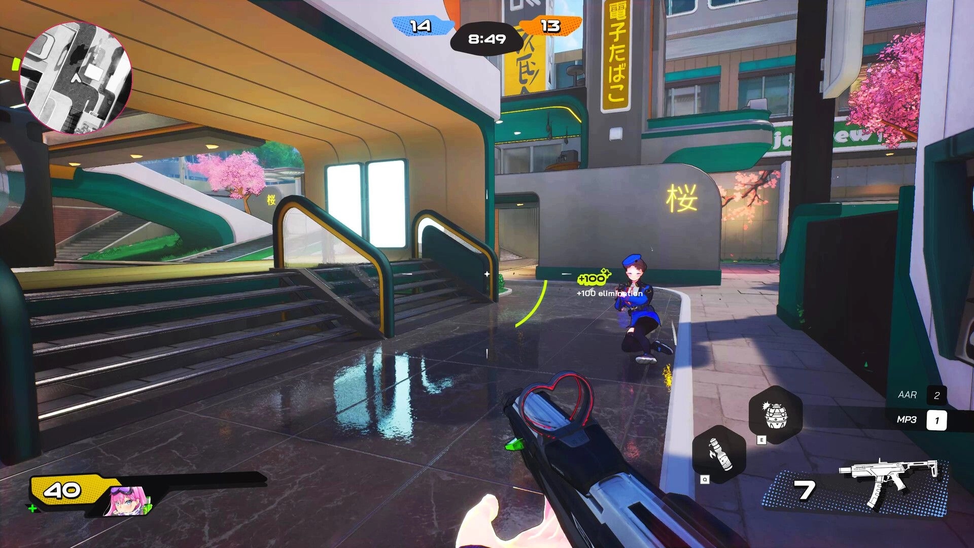 WTF: Player aiming at kneeling opponent in urban setting, score 14-13, elimination +100 points.